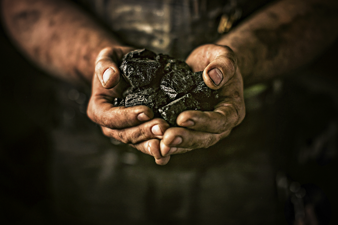 KL_Corp_industrial coal handspng